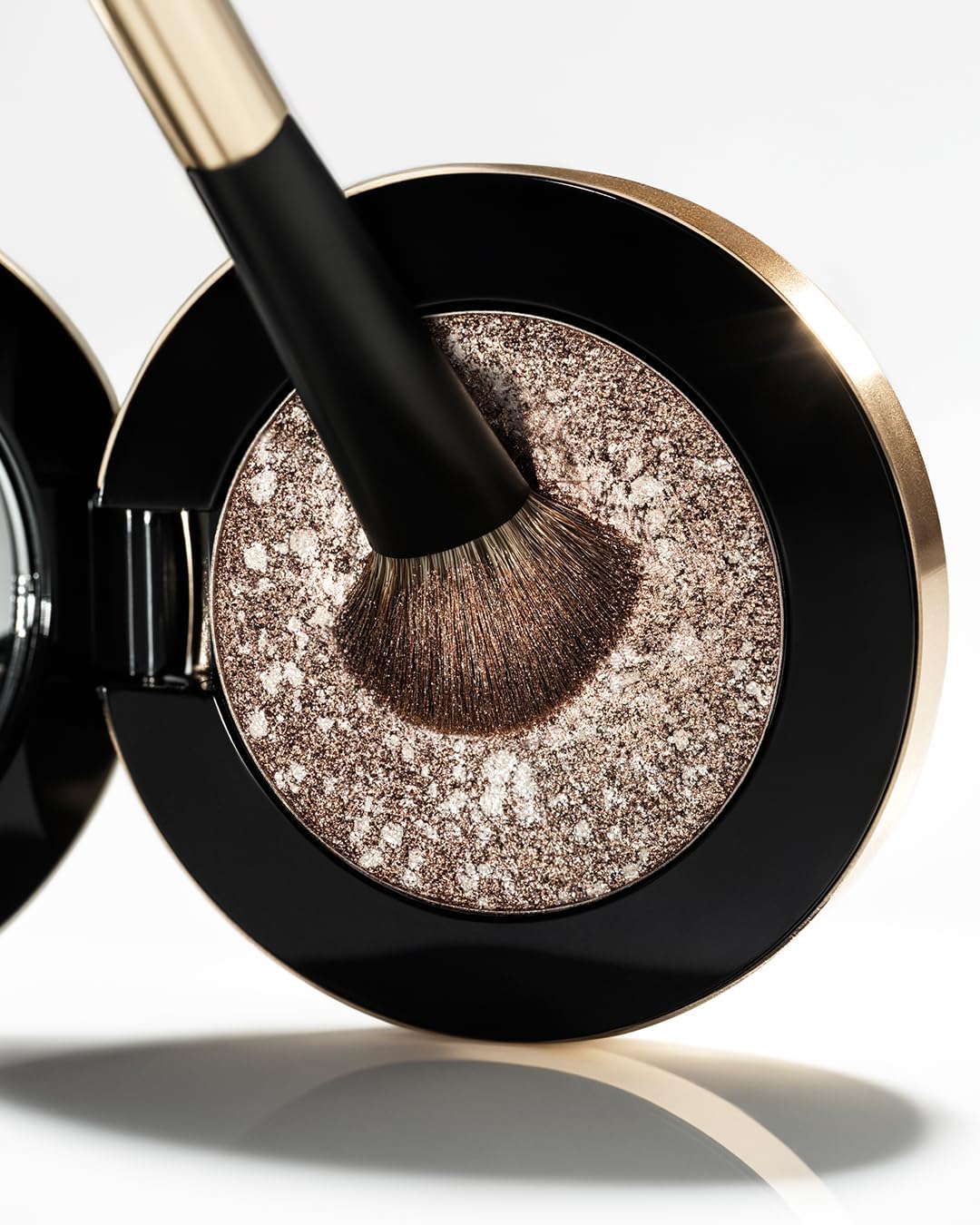 MAKE Beauty Multi-Chromatic Eyeshadow - Single Shade - Quartz, Taupe